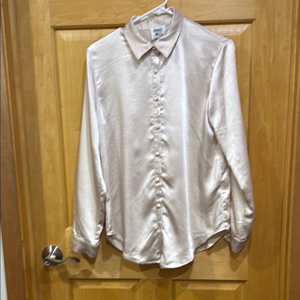Princess Polly Cream Satin Blouse size 4 NEW with tags